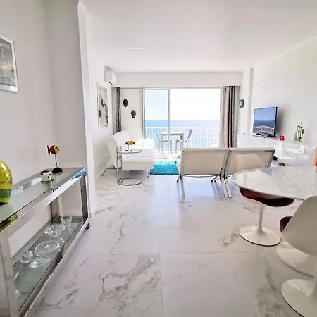 Ref 1769 - - Sea View Penthouse For Rent Cannes