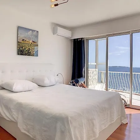 Ref 1769 - - Sea View Penthouse For Rent Cannes
